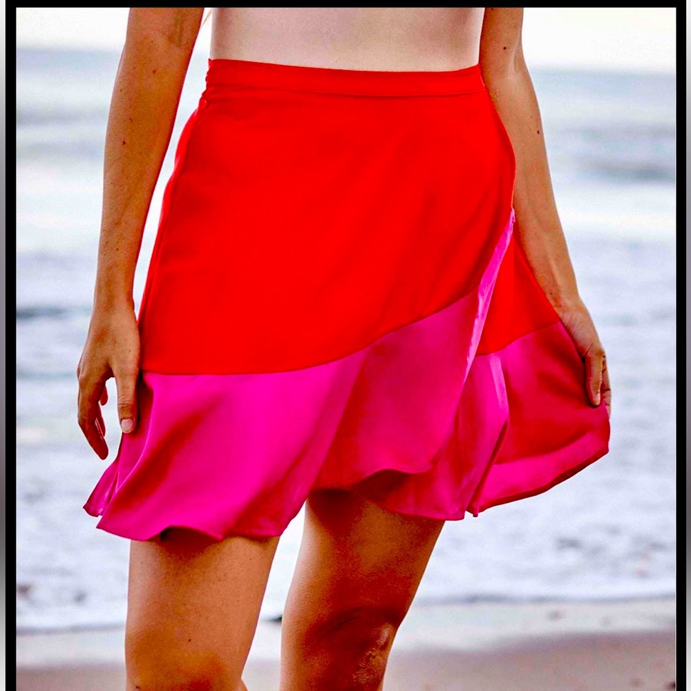 Summersalt beach to brunch wrap skirt . ( matches swimsuit also posted.)
